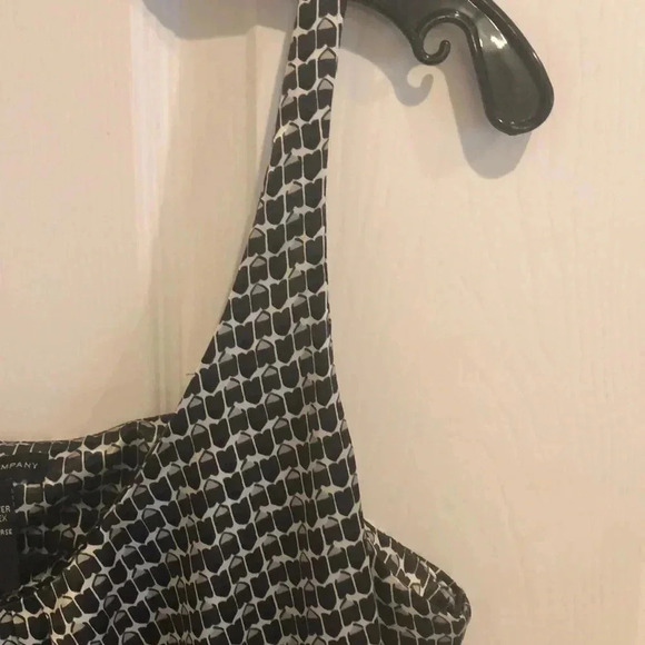 NYC tank - Picture 3 of 4